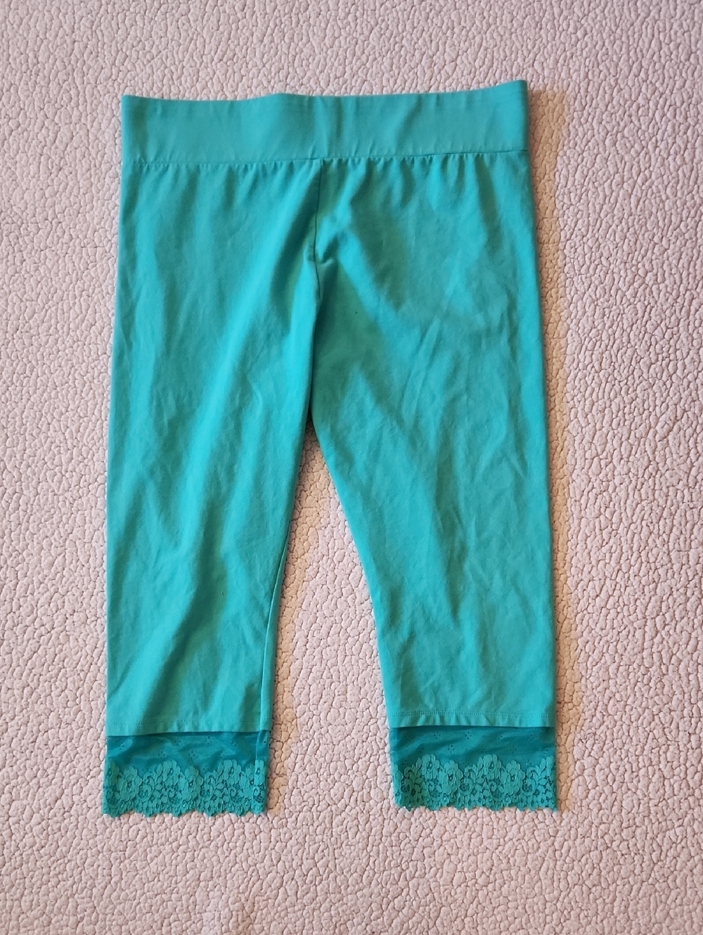 Logo Layers Floral Lace Cotton Blend Cropped Capri Leggings Resortwear Lagenlook